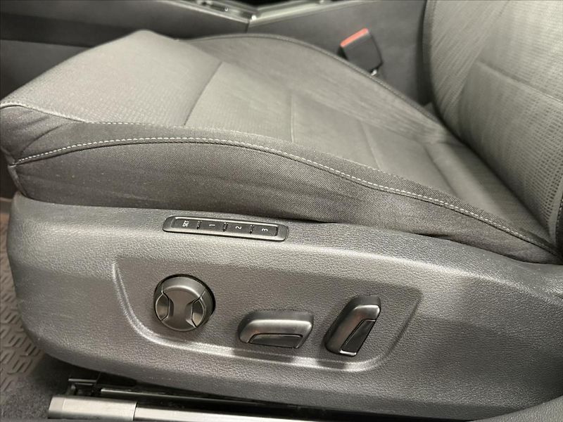 Škoda Superb 2,0 TDI ČR DSG NAVI CARPLAY - fotka 18 z 35