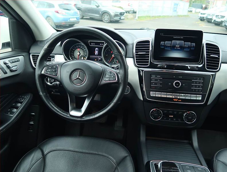 Mercedes-Benz GLE (2018) 350 d 4MATIC - fotka 7 z 17