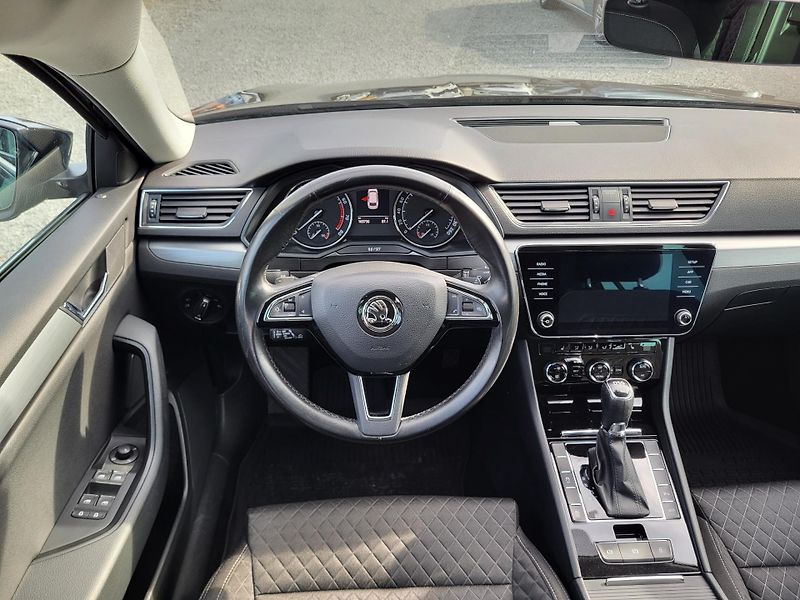 Škoda Superb 2.0 TSI 162kW DSG STYLE+ - fotka 9 z 48