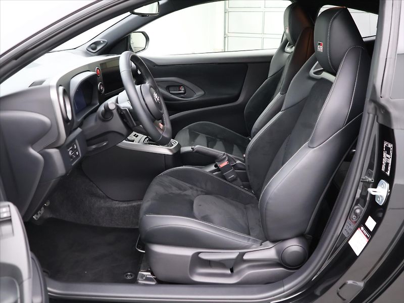 Toyota GR Yaris 1,6 Turbo GR-Four 206kW Dynami - fotka 11 z 38