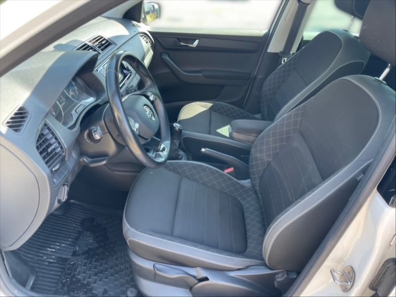 Škoda Fabia 1,0 TSI 70 Ambition - fotka 7 z 11