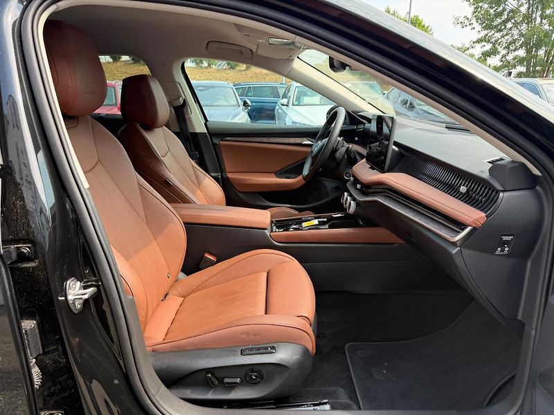 Škoda Superb L&K 2.0 TDI 142kw DSG 4x4 - fotka 9 z 28