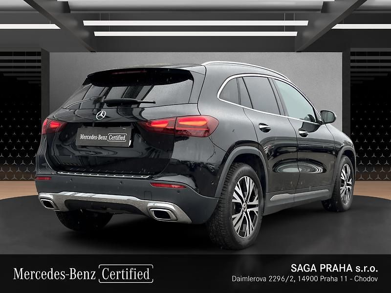 Mercedes-Benz GLA 200 off-road vehicle Progressi - fotka 4 z 21