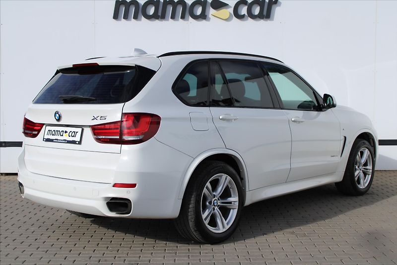 BMW X5 xDrive 30d 190kW M PAKET ČR - fotka 7 z 28
