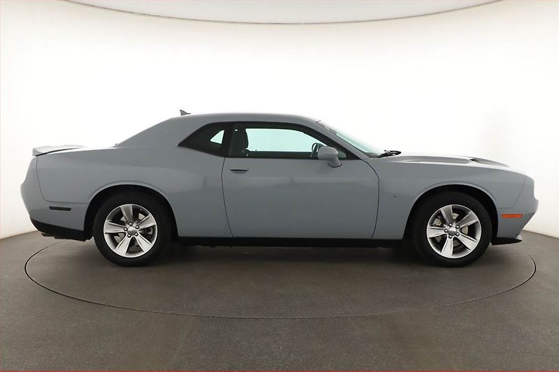 Dodge Challenger (2022) 3.6 V6 - fotka 6 z 21
