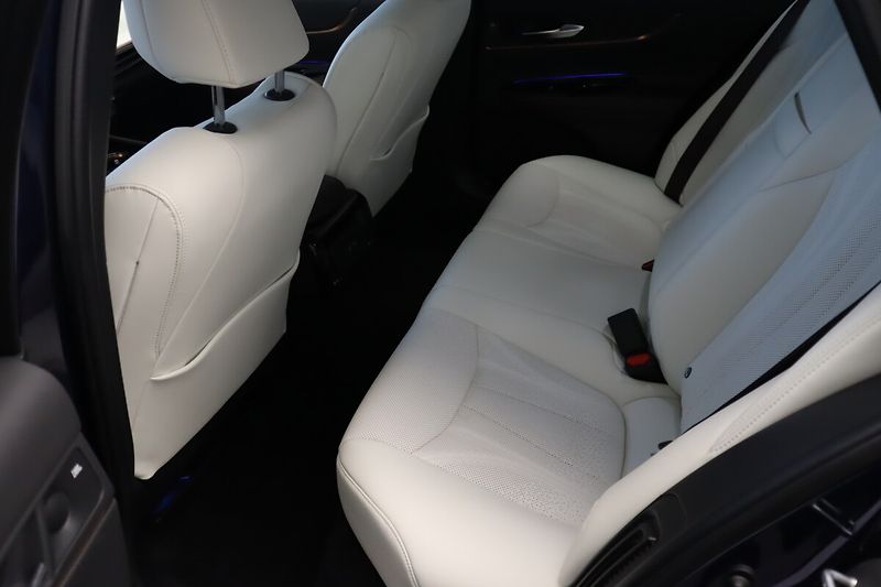 Toyota Mirai FCEV (182 k) Executive VIP Whi - fotka 9 z 17