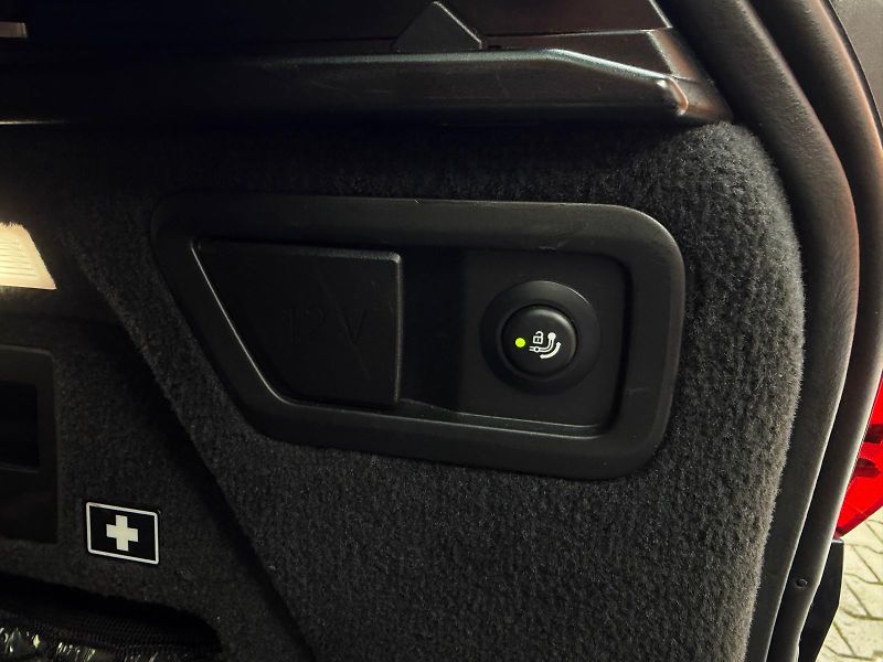 BMW X7 M50xD-R22-PANO-H&K-ČR-TOP STAV - fotka 50 z 53