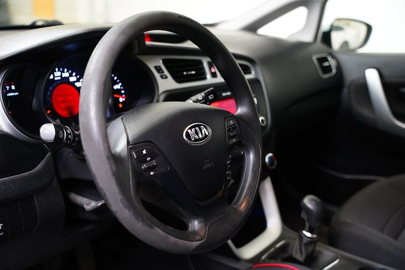 Kia Ceed - fotka 14 z 26