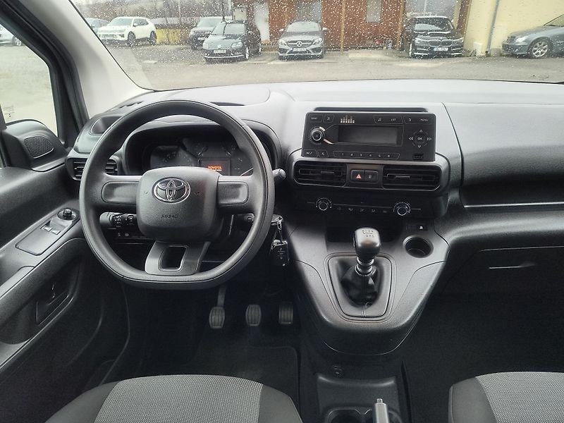 Toyota ProAce City Verso 1.2 T 81KW/1.MAJ.ČR/ACC/KAMERA - fotka 22 z 37