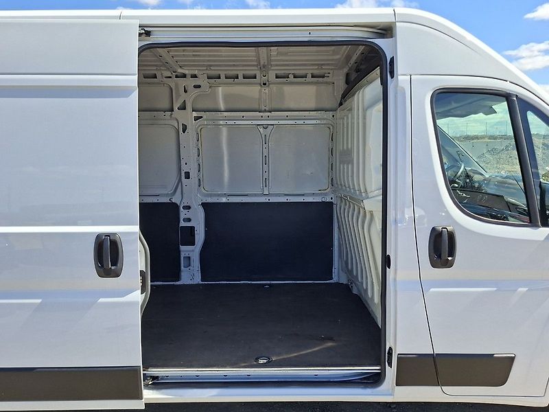 Peugeot Boxer FG 3300 L3H2 2,2 BHDi 140k M6 - fotka 6 z 19