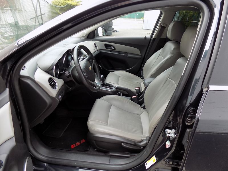 Chevrolet Cruze (2011) 2.0 VCDi/Klima/Kůže/NAVI/ - fotka 11 z 32