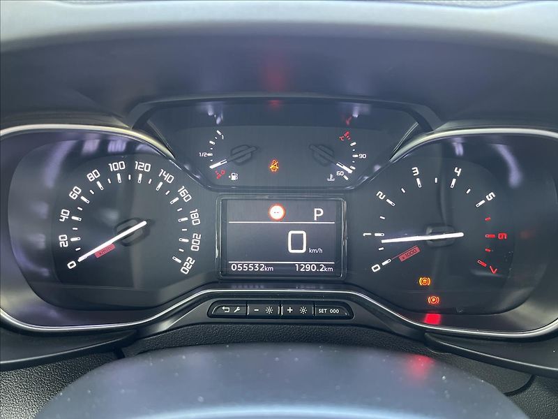 Citroën Berlingo 1,5 BlueHDi  EAT8 SHINE PROFI+ - fotka 13 z 22
