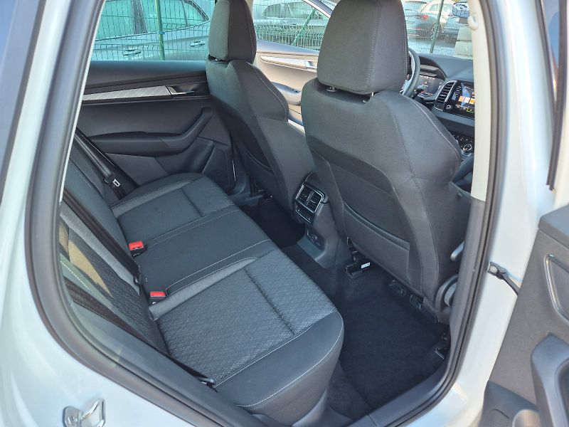 Škoda Karoq (2024) Top Selection 1.5 TSI 110 kW 7 - fotka 19 z 34