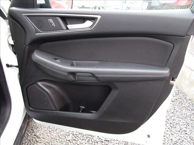 Ford Galaxy 1.5 EcoBoost, aut. Klima, 7 mí - fotka 21 z 46