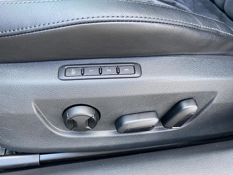 Škoda Superb 2.0TDI110kW-1xMAJ.-CZ-66 000KM - fotka 16 z 43