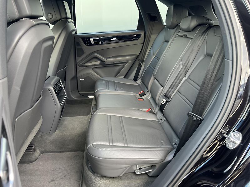 Porsche Cayenne (2018) 3.0i*V6*250KW*E-Hybrid - fotka 30 z 40