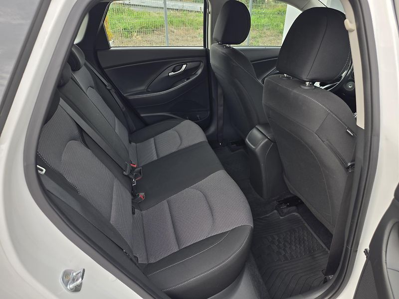 Hyundai i30 (2023) 1.0T-GDi 88kW Comfort ČR NOVÉ - fotka 10 z 21