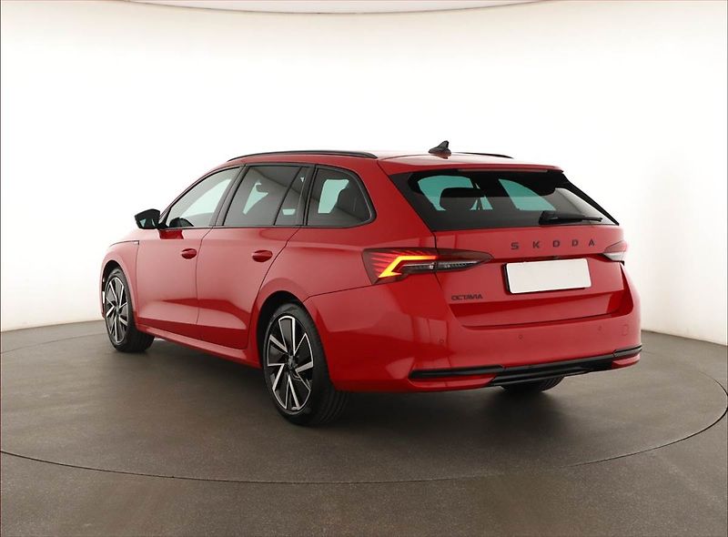 Škoda Octavia (2025) 1.5 eTSI mHEV, Sportline - fotka 4 z 18