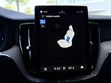 Volvo XC60 B5 AWD PLUS DARK // REZERVACE  - náhled 23