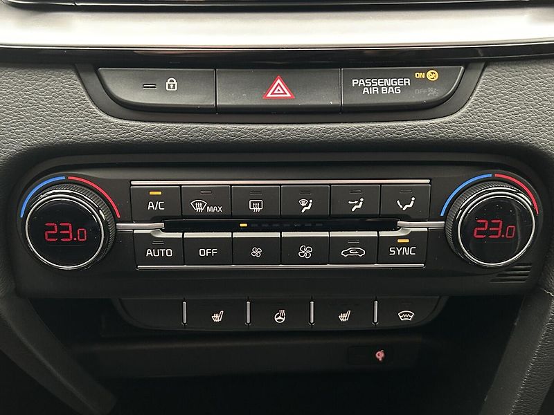 Kia ProCeed 1.5 T-GDi  GT LINE PLUS - fotka 16 z 29