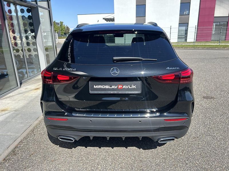 Mercedes-Benz GLA 200d 4MATIC AMG Style Edition - fotka 6 z 27