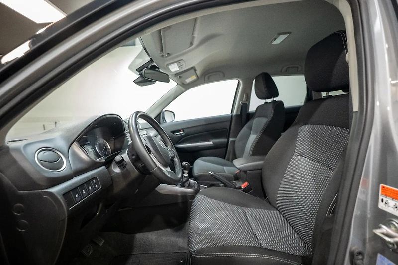 Suzuki Vitara Hybrid 1.4 95 kW - fotka 7 z 34
