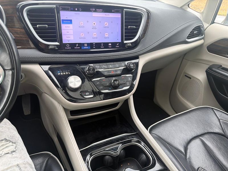 Chrysler Pacifica (2022) 3,6 RU Limited Radar 360 2022  - fotka 16 z 19