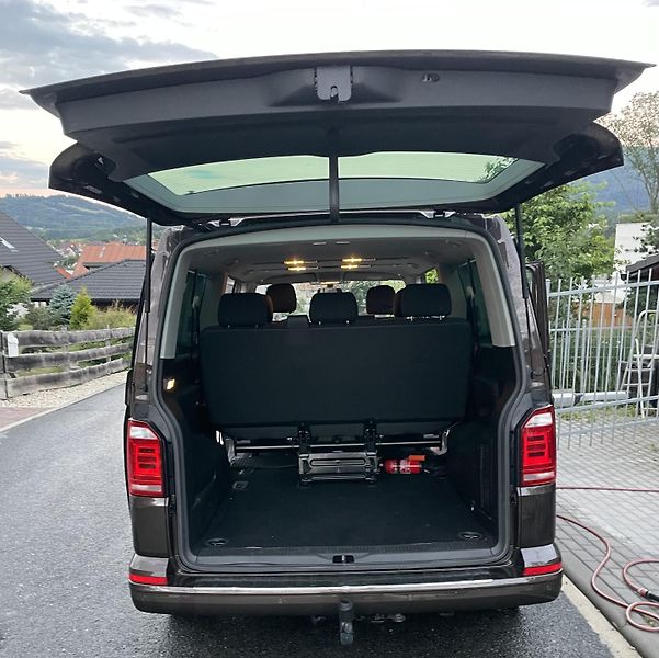 Volkswagen Caravelle (2019) výletní vůz, mazlík :-) - fotka 15 z 17