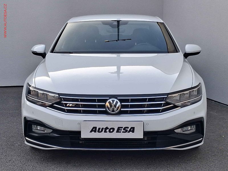Volkswagen Passat (2020) 2.0TDi, ČR, DSG, LED, kamera - fotka 2 z 19