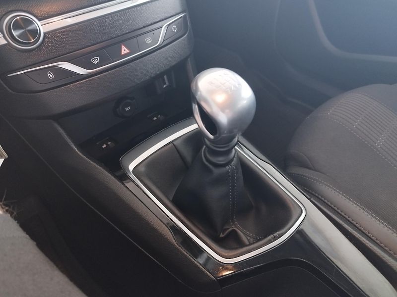 Peugeot 308 (2018) 1,2I,81KW,1.ROK ZÁRUKA,NAJ.54t - fotka 24 z 36