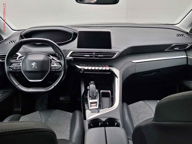 Peugeot 3008 (2018) 1.2 PT, Allure, AT, navi - fotka 8 z 17