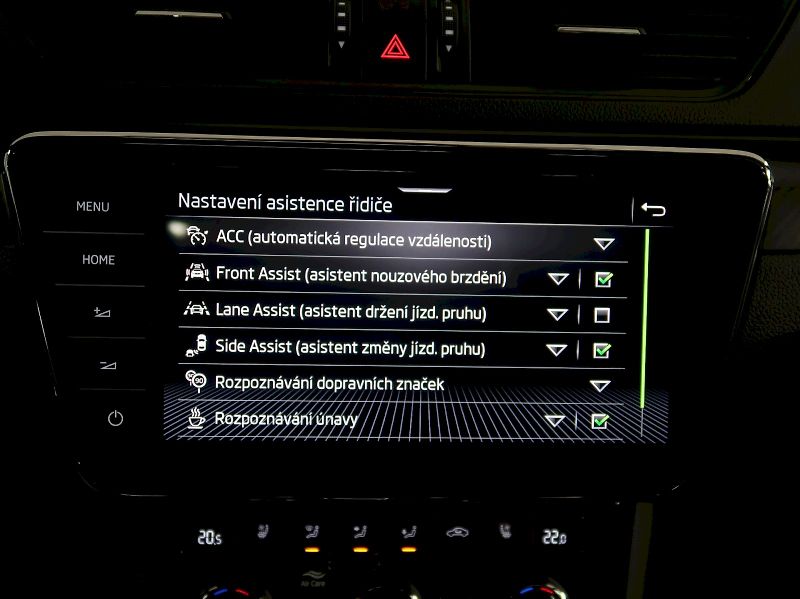 Škoda Superb (2023) iV SPORTLINE 1.4TSI 160KW DSG - fotka 34 z 48