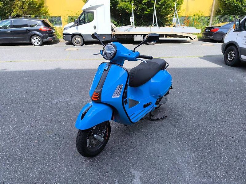 Vespa GTS 125 Super (2025) Sport Blu Eclettico E5+ - fotka 3 z 12