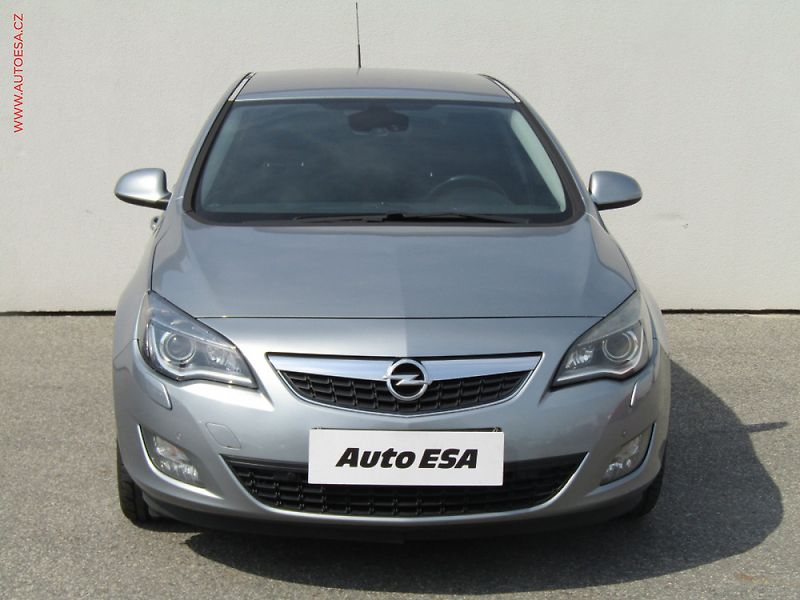 Opel Astra (2011) 1.7 CDTI, 1.maj, AC, temp - fotka 2 z 3