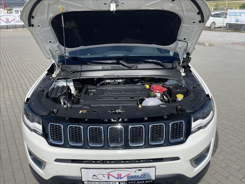 Jeep Compass 1,4 T 125kw AT9 Limited - fotka 21 z 32