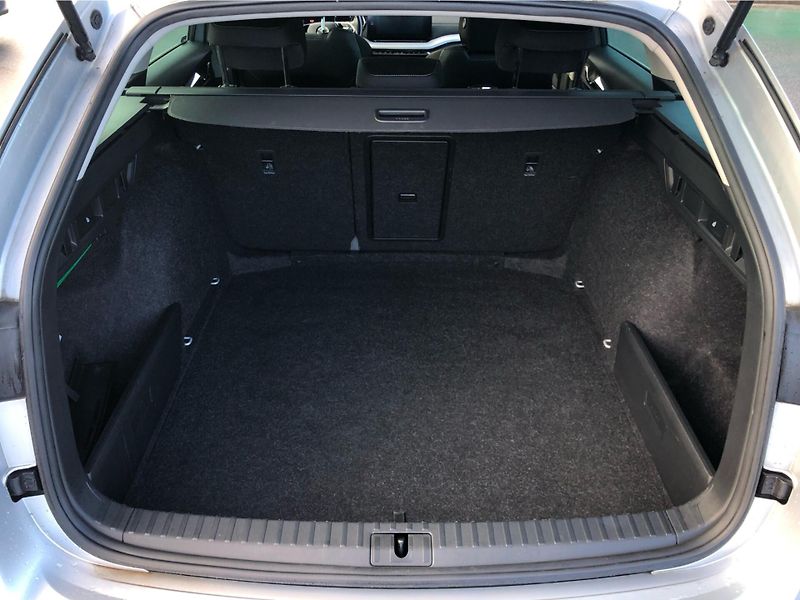Škoda Octavia 2,0TDi 110kW STYLE DSG - fotka 13 z 29