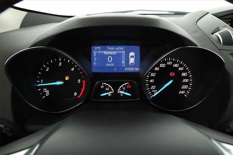 Ford Kuga (2014) Titanium 2.0 TDCi, 4X4, ČR - fotka 9 z 14
