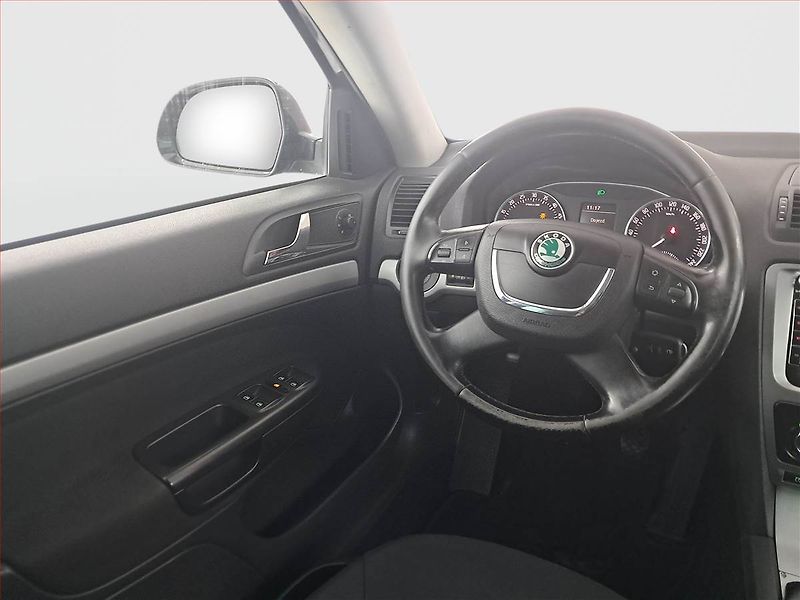 Škoda Octavia (2012) 2.0 TDI, nová STK, Tažné - fotka 7 z 18