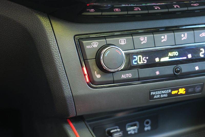 Seat Ibiza FR TSI DSG Panorama Kamera LED - fotka 28 z 35