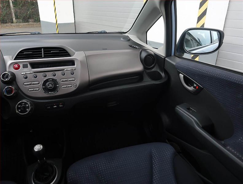Honda Jazz (2010) 1.2 i-VTEC, nová STK, Tažné - fotka 8 z 15