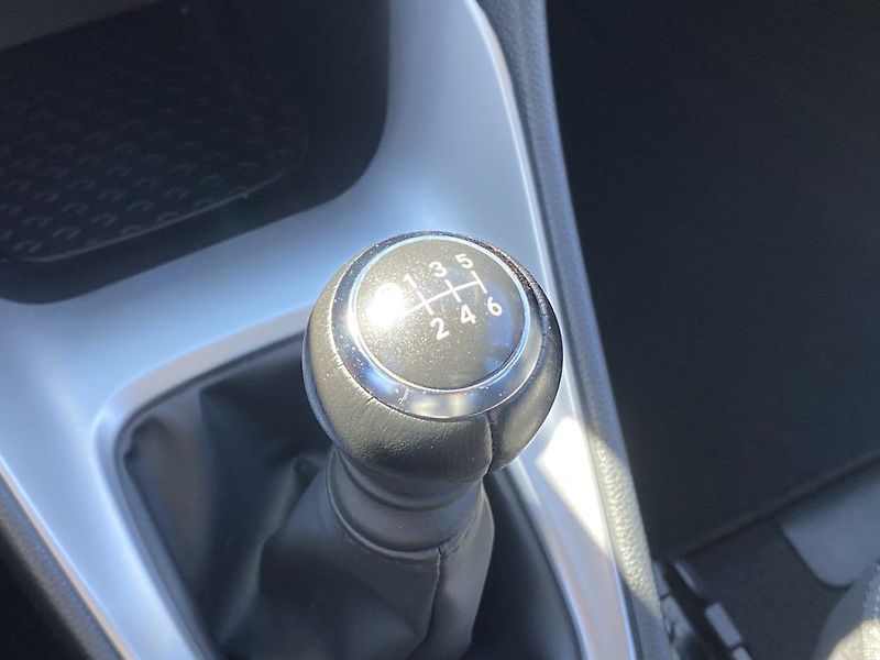 Toyota Yaris 1.5i, ČR-1m, ComTech, DPH - fotka 23 z 26
