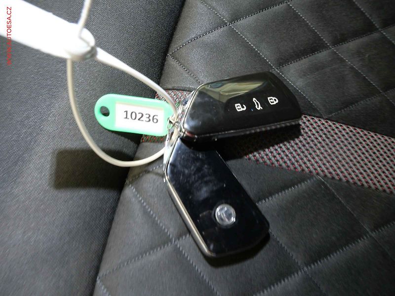 Škoda Octavia (2020) 2.0TDI, 1.maj,ČR, RS, DSG - fotka 24 z 24