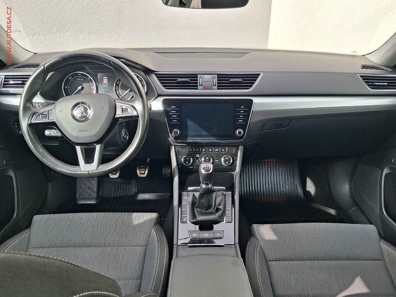 Škoda Superb (2018) 2.0TDi, Style, STK9/28 - fotka 8 z 19