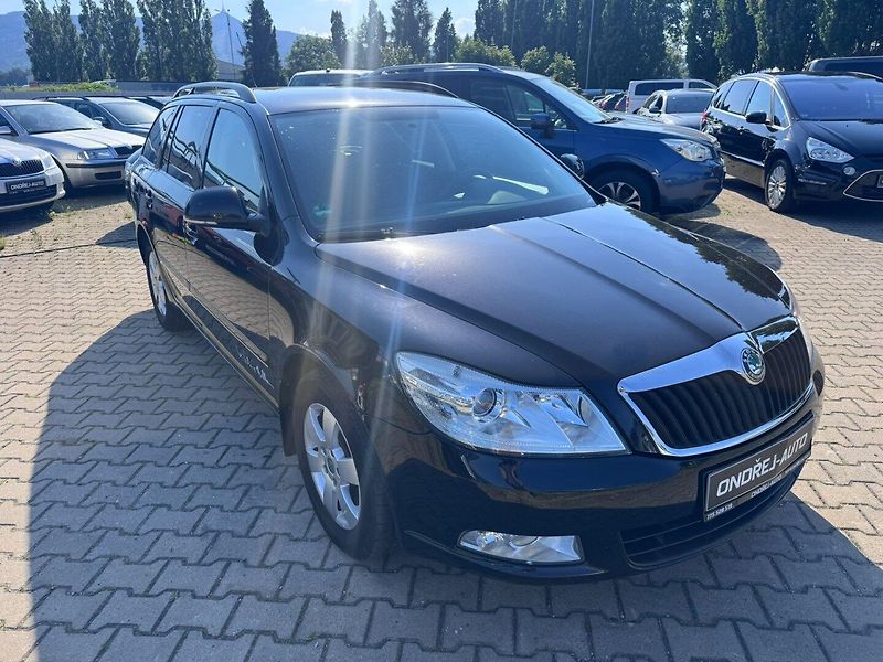 Škoda Octavia (2009) 1,9 TDI 77 KW 2. MAJ SERVISKA - fotka 7 z 50