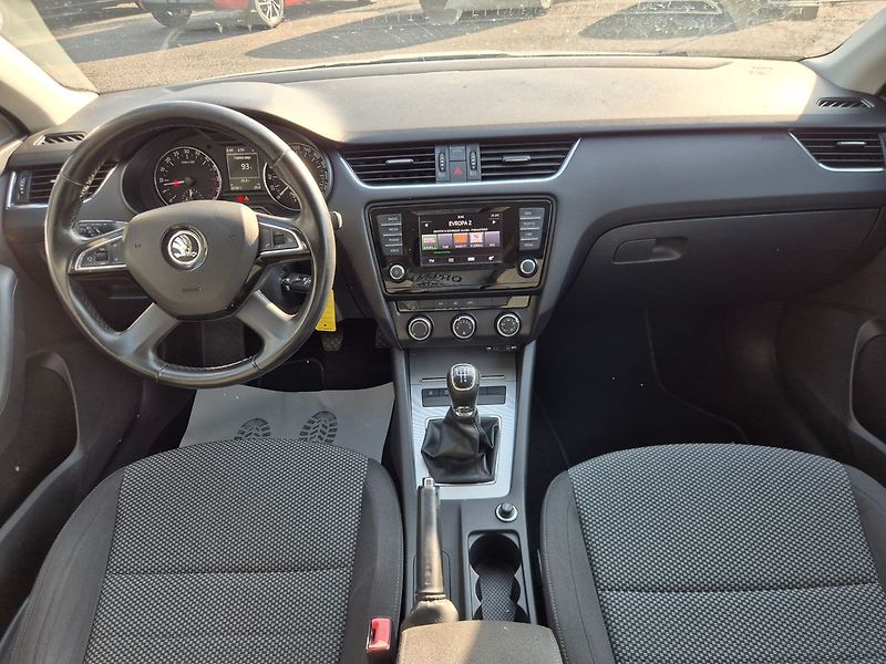 Škoda Octavia (2013) 1.6TDi 77kW , pěkná, bez koroz - fotka 11 z 24