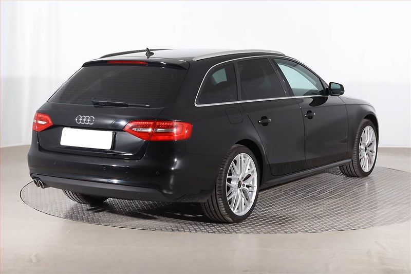 Audi A4 (2014) 2.0 TDI, Automat, Navi, Xenony - fotka 5 z 26