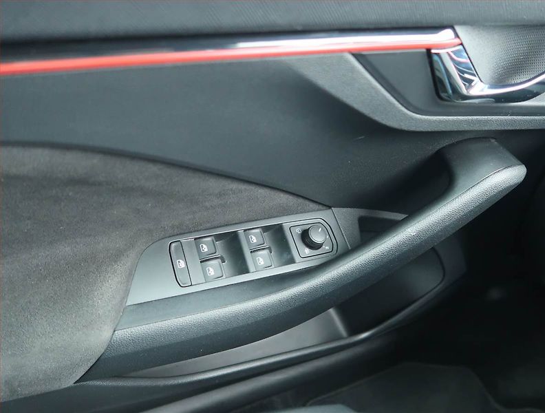 Škoda Kamiq (2024) 1.0 TSI, Drive, FullLed - fotka 14 z 15