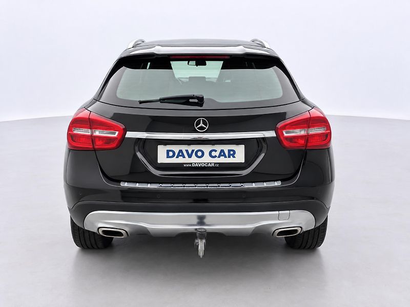 Mercedes-Benz GLA 1,6 180 90kW Xenon Navi - fotka 6 z 24