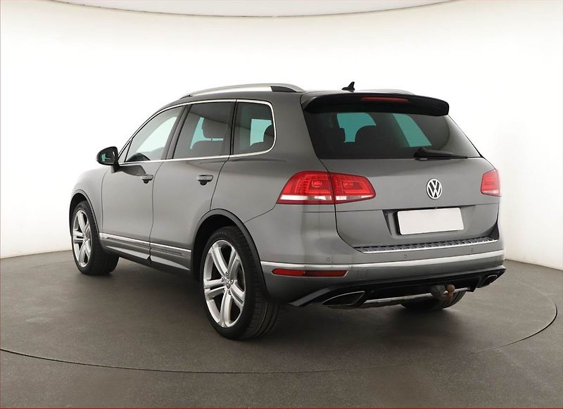 Volkswagen Touareg (2016) R-Line 3.0 TDI, 4X4, Automat - fotka 4 z 20