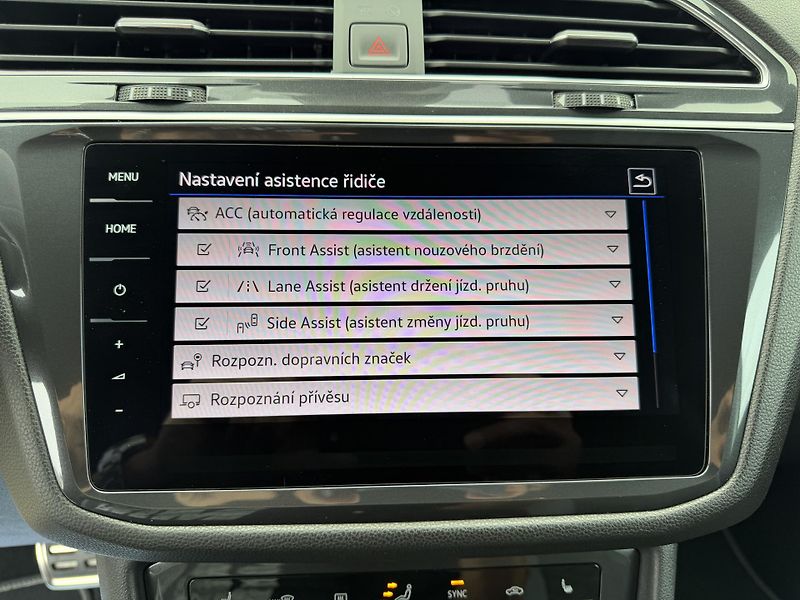 Volkswagen Tiguan Allspace R-Line 2,0 TDi/110kW 4x4 DSG  - fotka 24 z 106